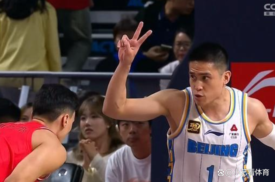 九游娱乐-包含今夜密尔沃基雄鹿备战CBA常规赛；手感冰凉细节曝光；更衣室稳定；赛季目标并未改变的词条